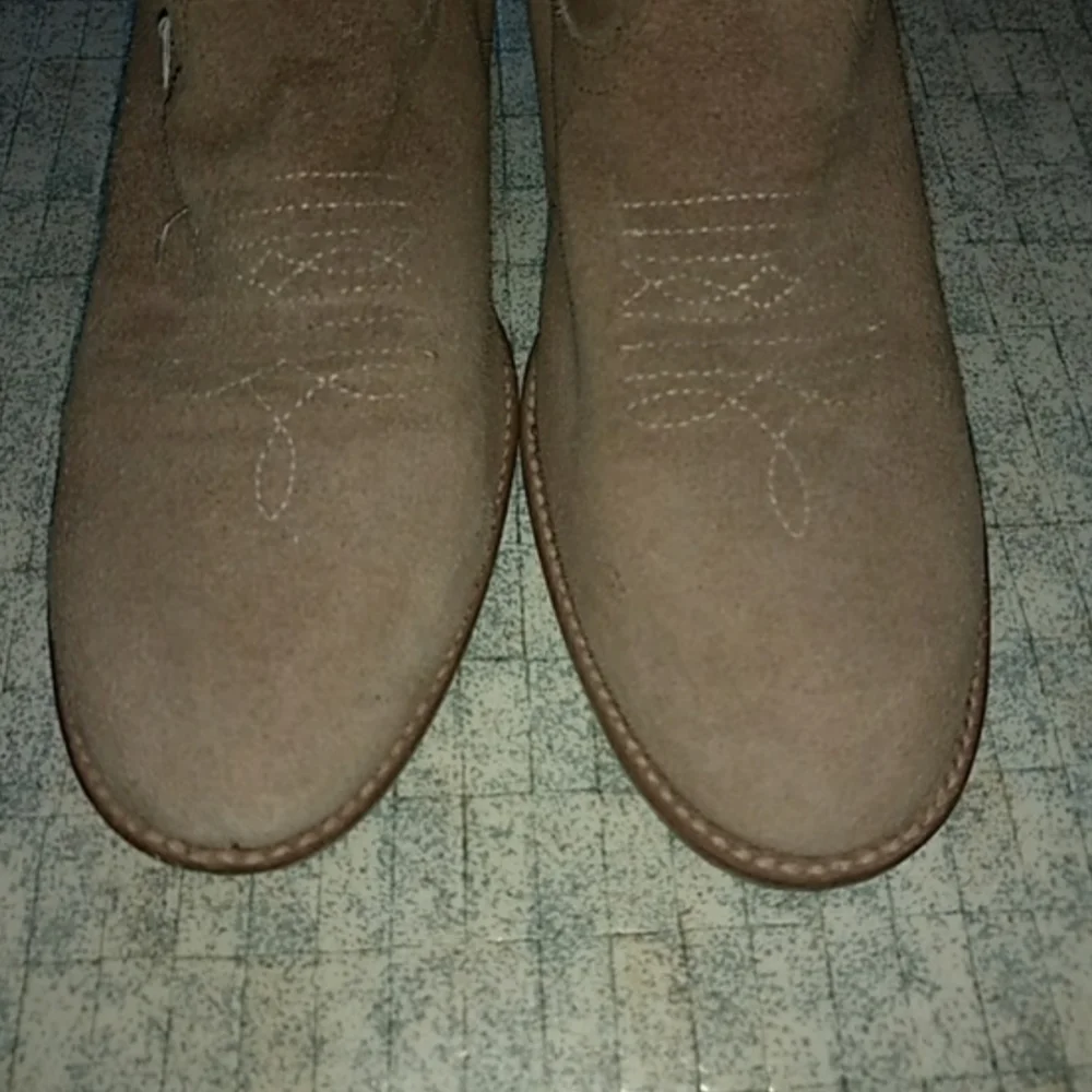 N/A tan suede